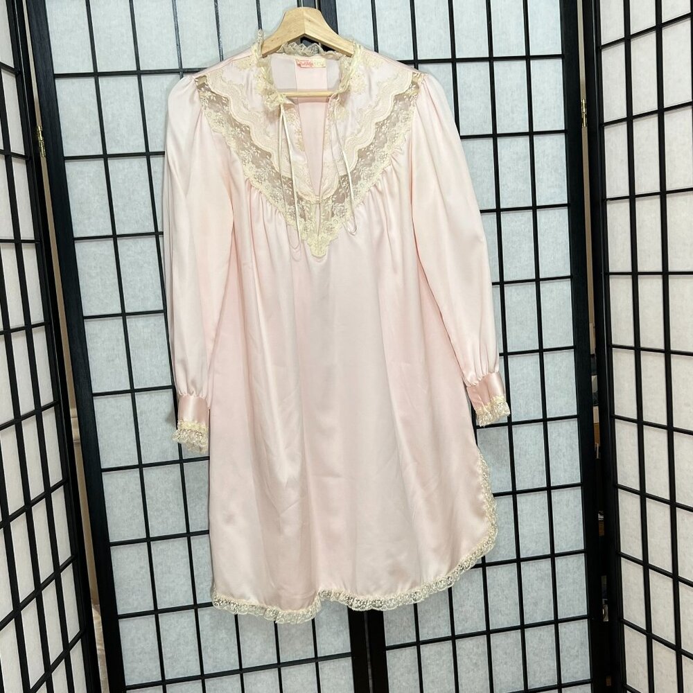 Vintage Bert Yelin for Iris Midi Nightgown in pink with lace appliqués Size S